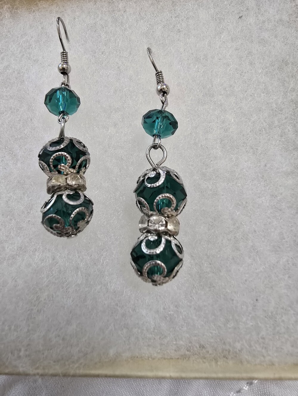 Beautiful Siver Toned Green Crystal Drop Earrings - Women Jewelry